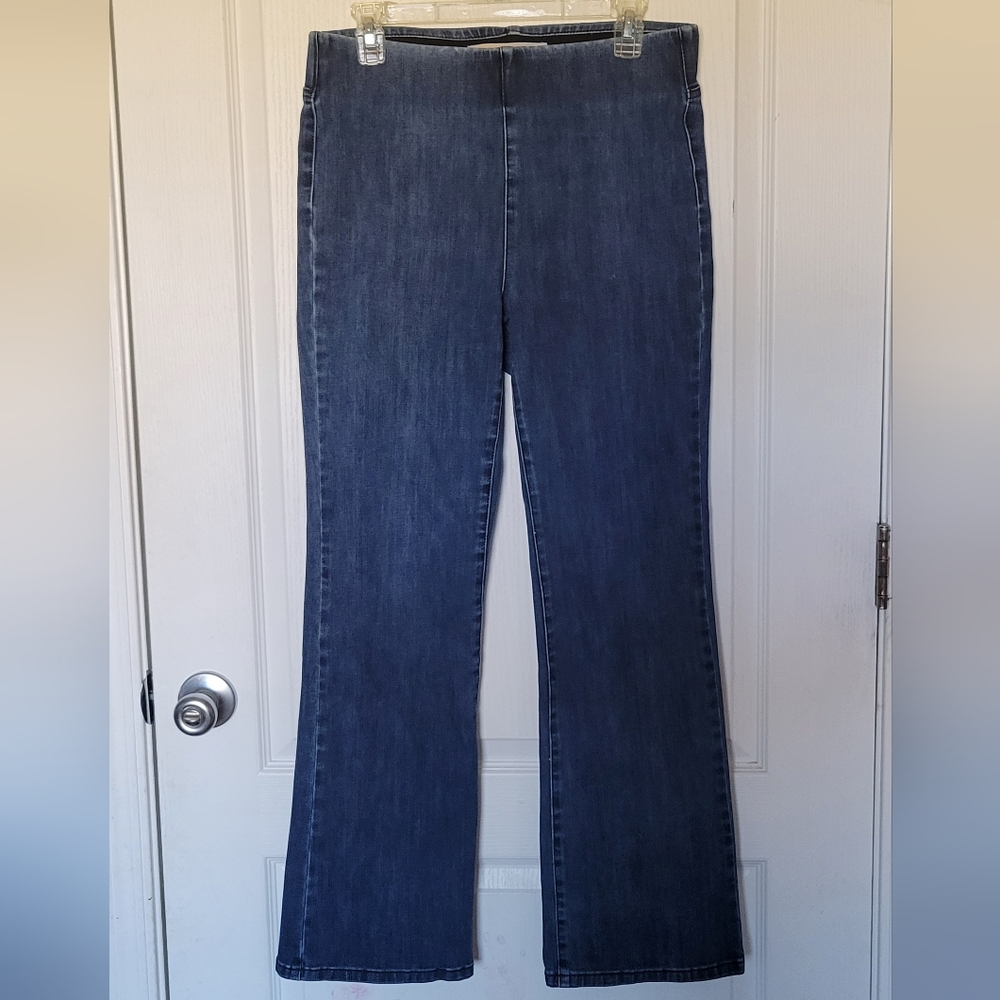 Soft Surroundings Ultimate Bootcut Pull on Jeans Size: Medium